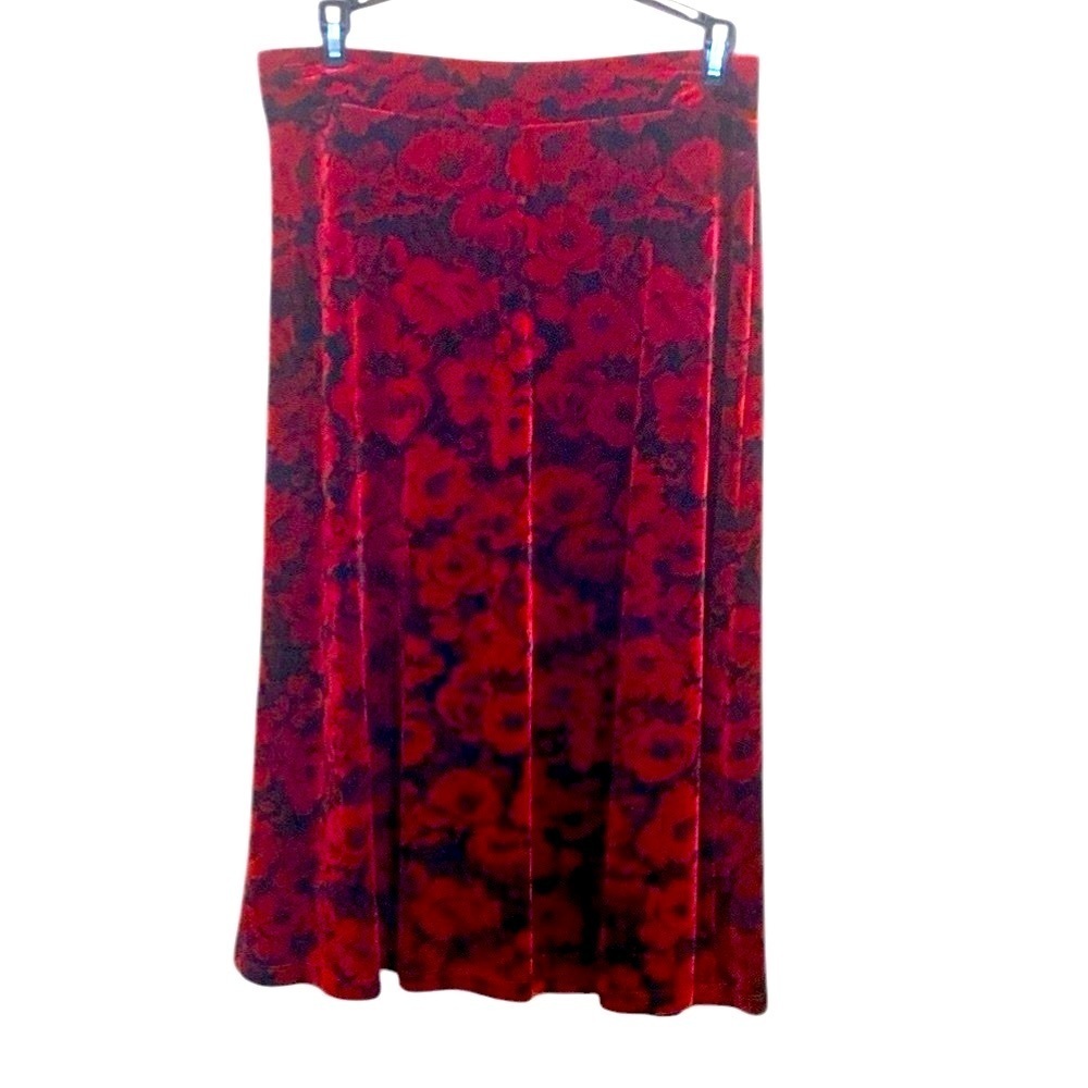 Elegant Red Floral Skirt size medium